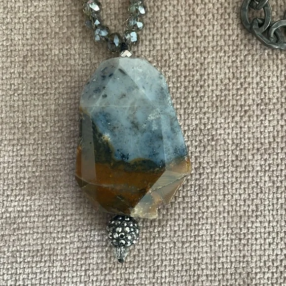 Beautiful stone pendant - Picture 3 of 7